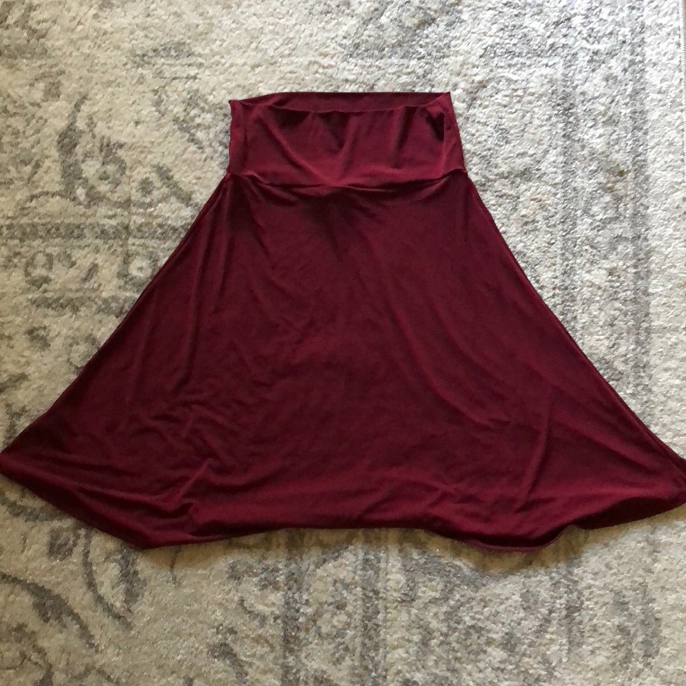 AMAZING Lularoe Azure Skirt! Maroon oxblood color.